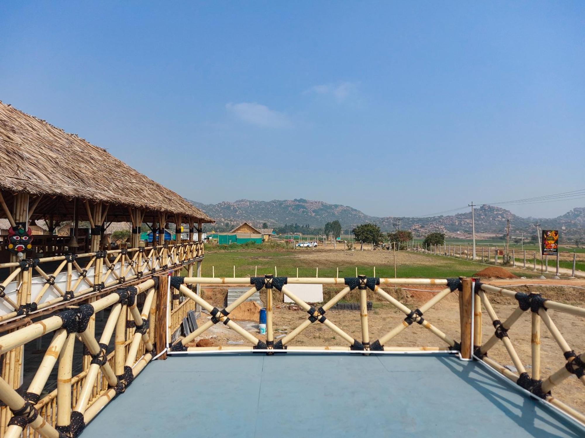 Mowgli'S Cafe Hampi & Guest House Exterior photo