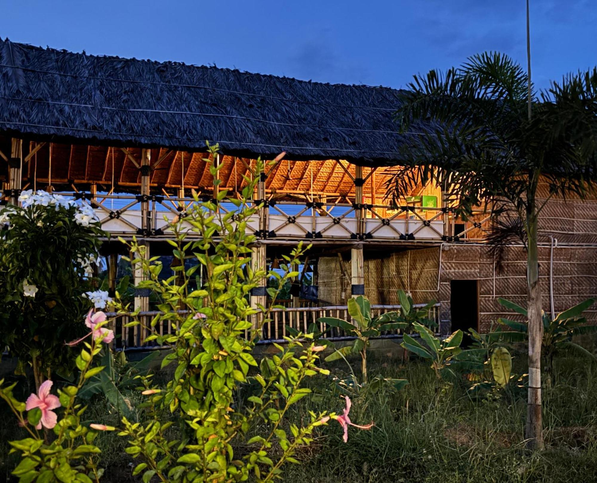 Mowgli'S Cafe Hampi & Guest House Exterior photo